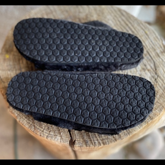 Steve Madden Cuddle Faux Fur Slippers - Picture 5 of 5